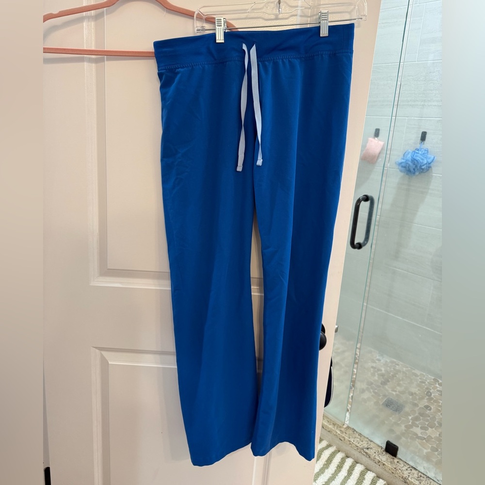 Women’s Royal blue size medium Livingston fig bottoms